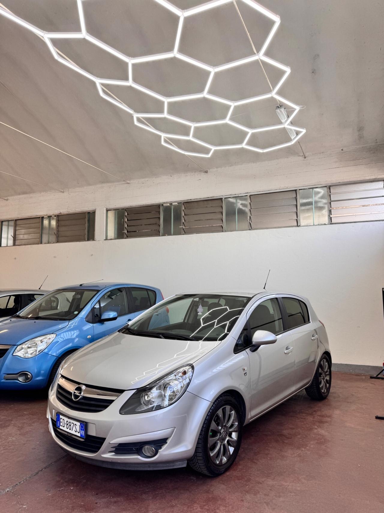 Opel Corsa 1.2 80CV 5 porte GPL-TECH Edition