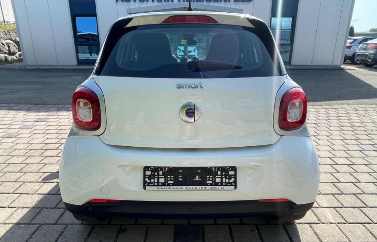 Smart ForFour 70 1.0 Passion Navi PDC