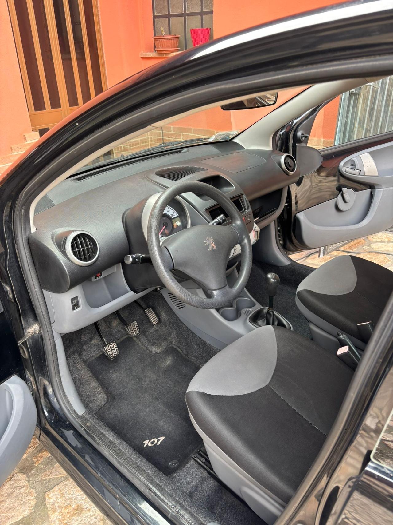 Peugeot 107 1.0 68CV 5p. Plaisir