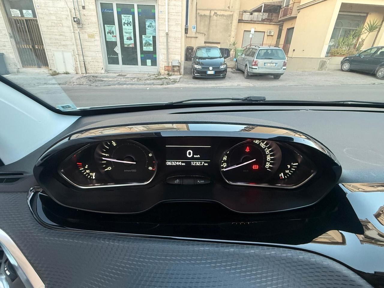 Peugeot 208 BlueHDi 75 5 porte Allure
