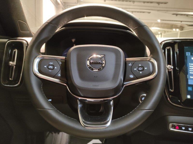 VOLVO XC40 (2017-->) - XC40 B3 automatico Core