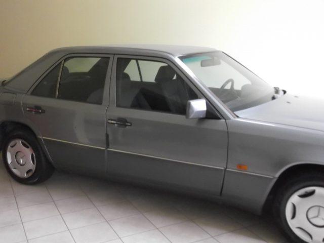 MERCEDES-BENZ 200 E