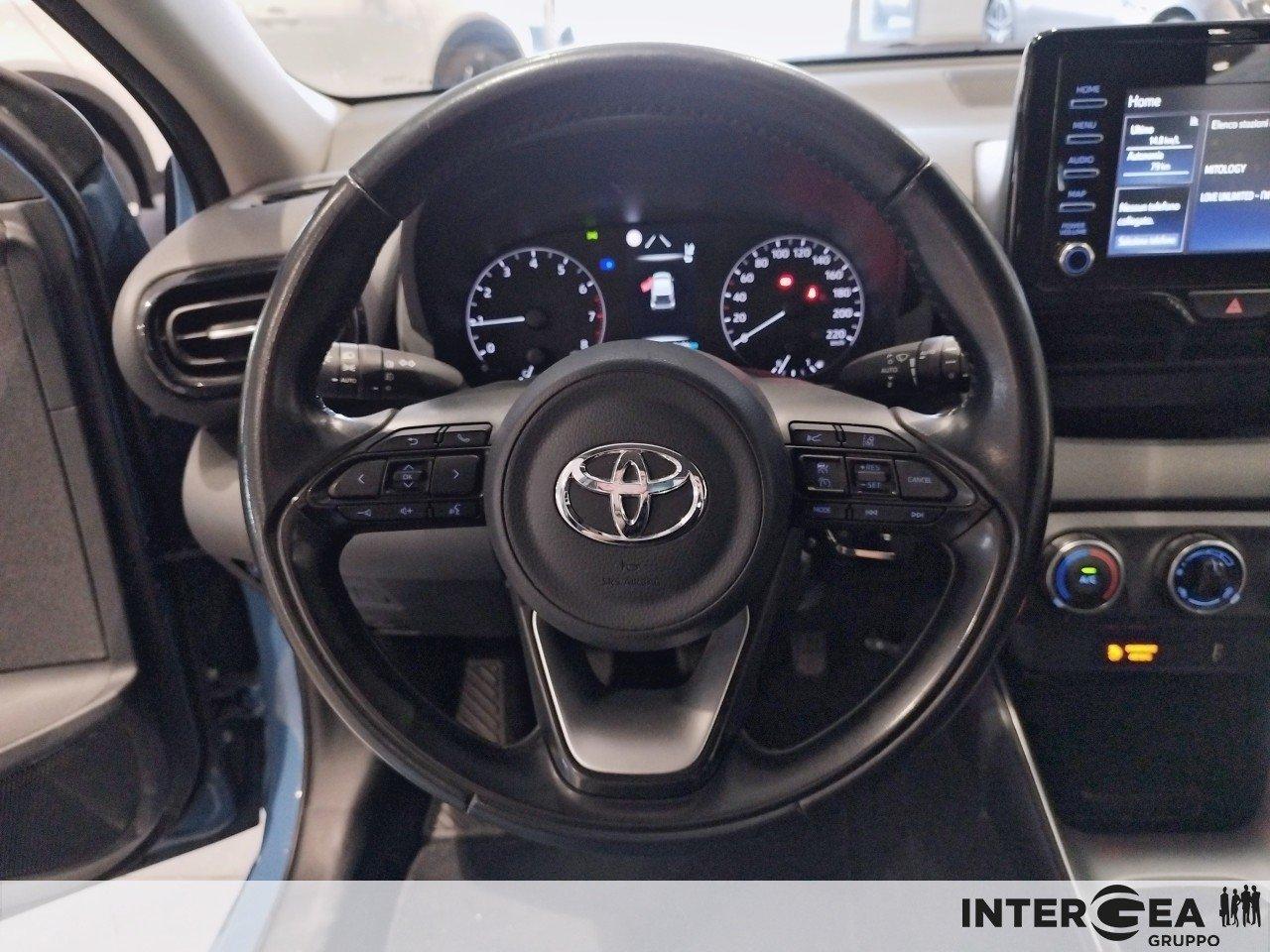 TOYOTA Yaris 1.0 Trend