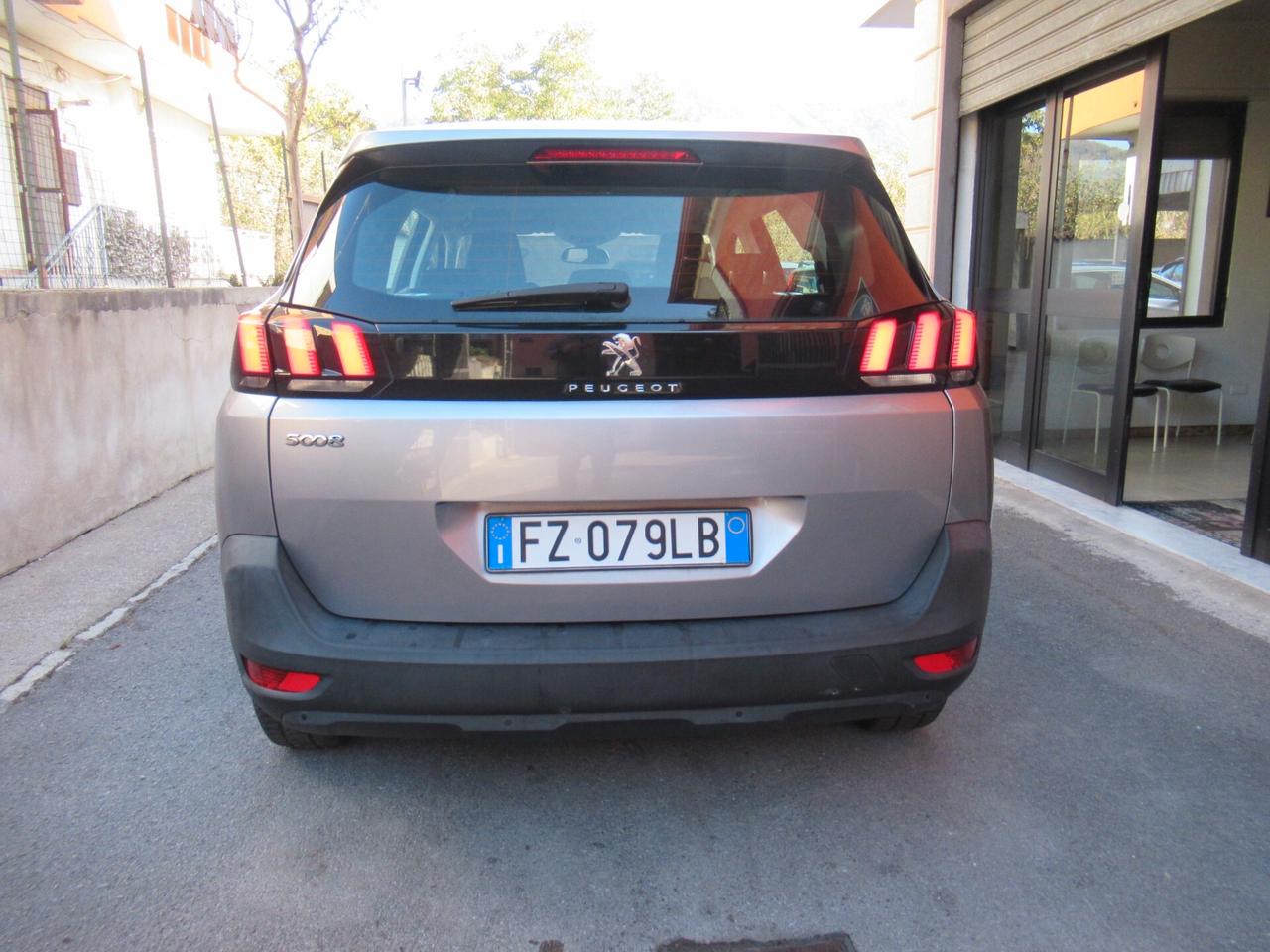 Peugeot 5008 BlueHDi 130 S&S Business