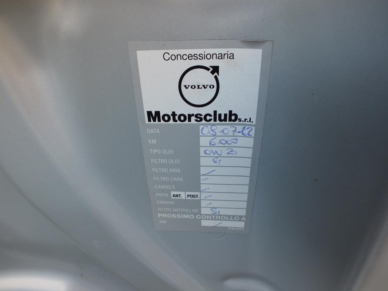 VOLVO XC40 T2 CORE 32.000 KM!