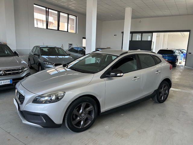 VOLVO V40 Cross Country D2 1.6 Momentum
