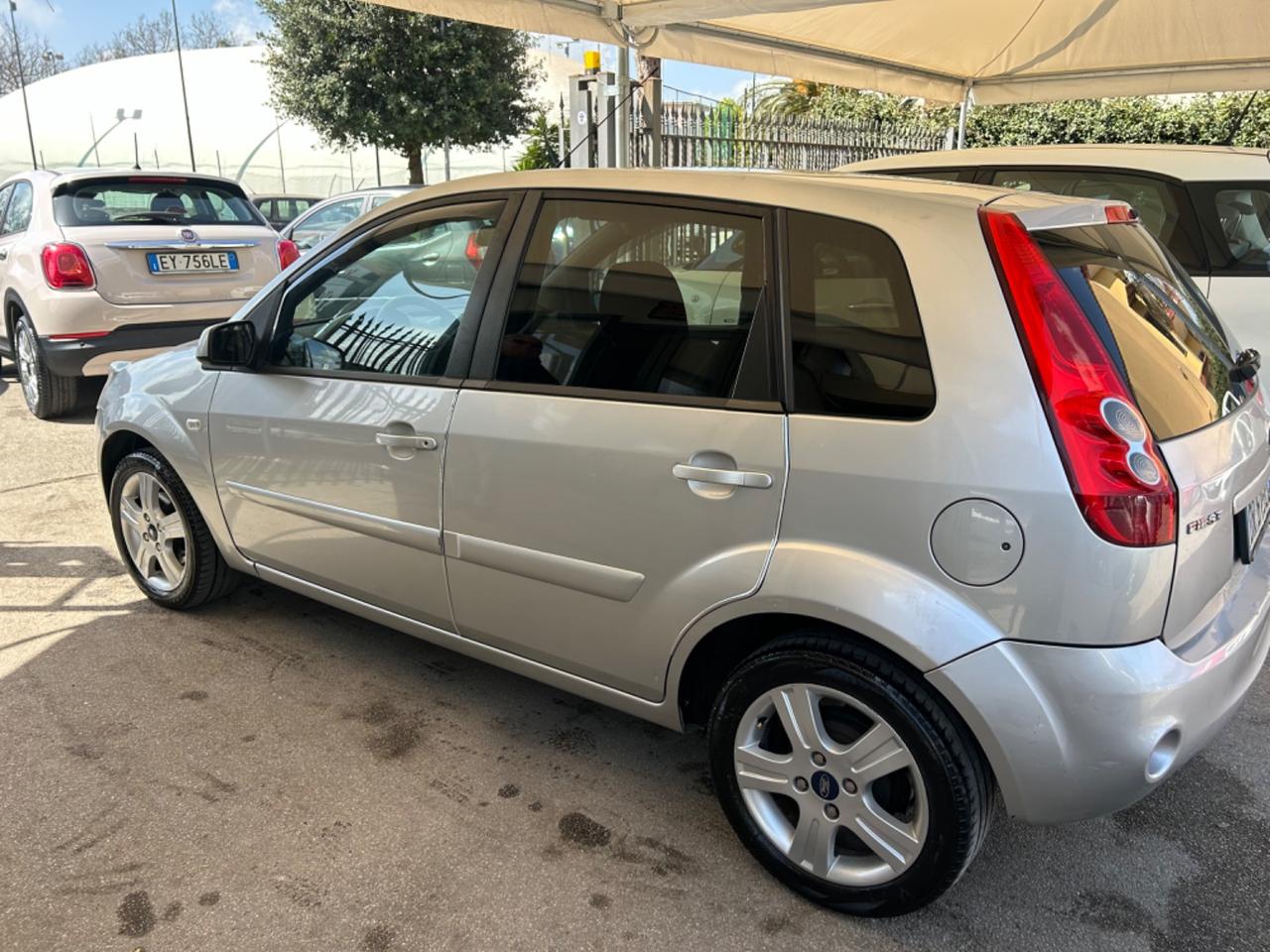 Ford Fiesta 1.4 TDCi 5p. Ghia