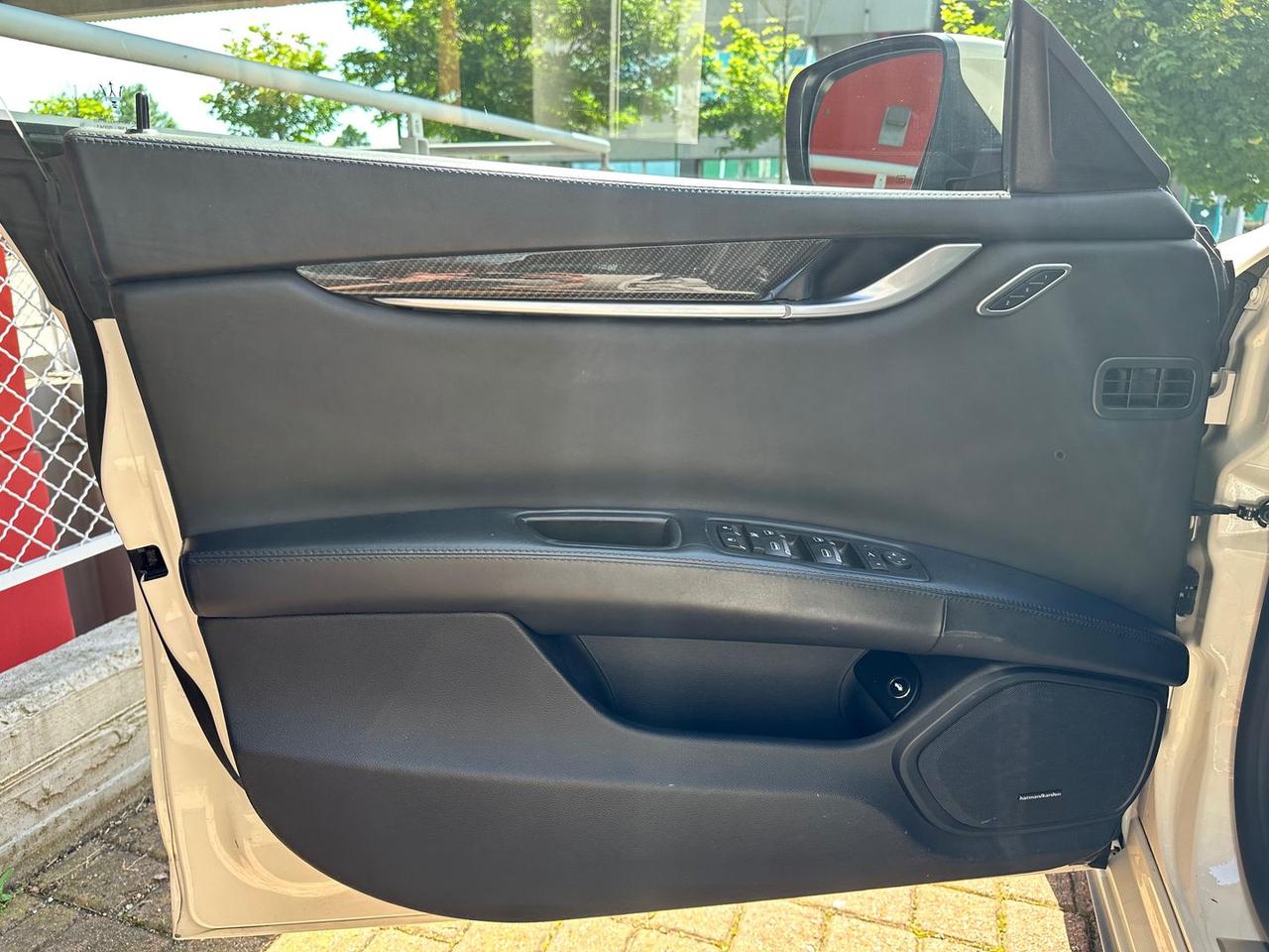 Maserati Ghibli SQ4 3.0 V6