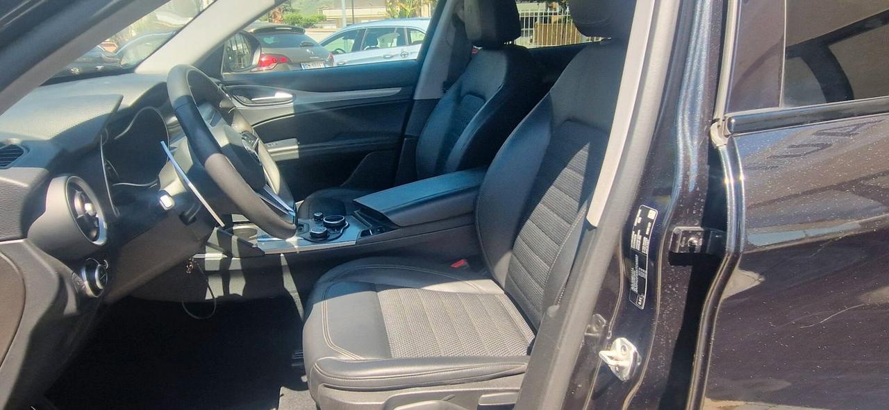 Alfa Romeo Stelvio 2.2 210 CV AT8 Q4 Executive 11/2019 ITALIANA