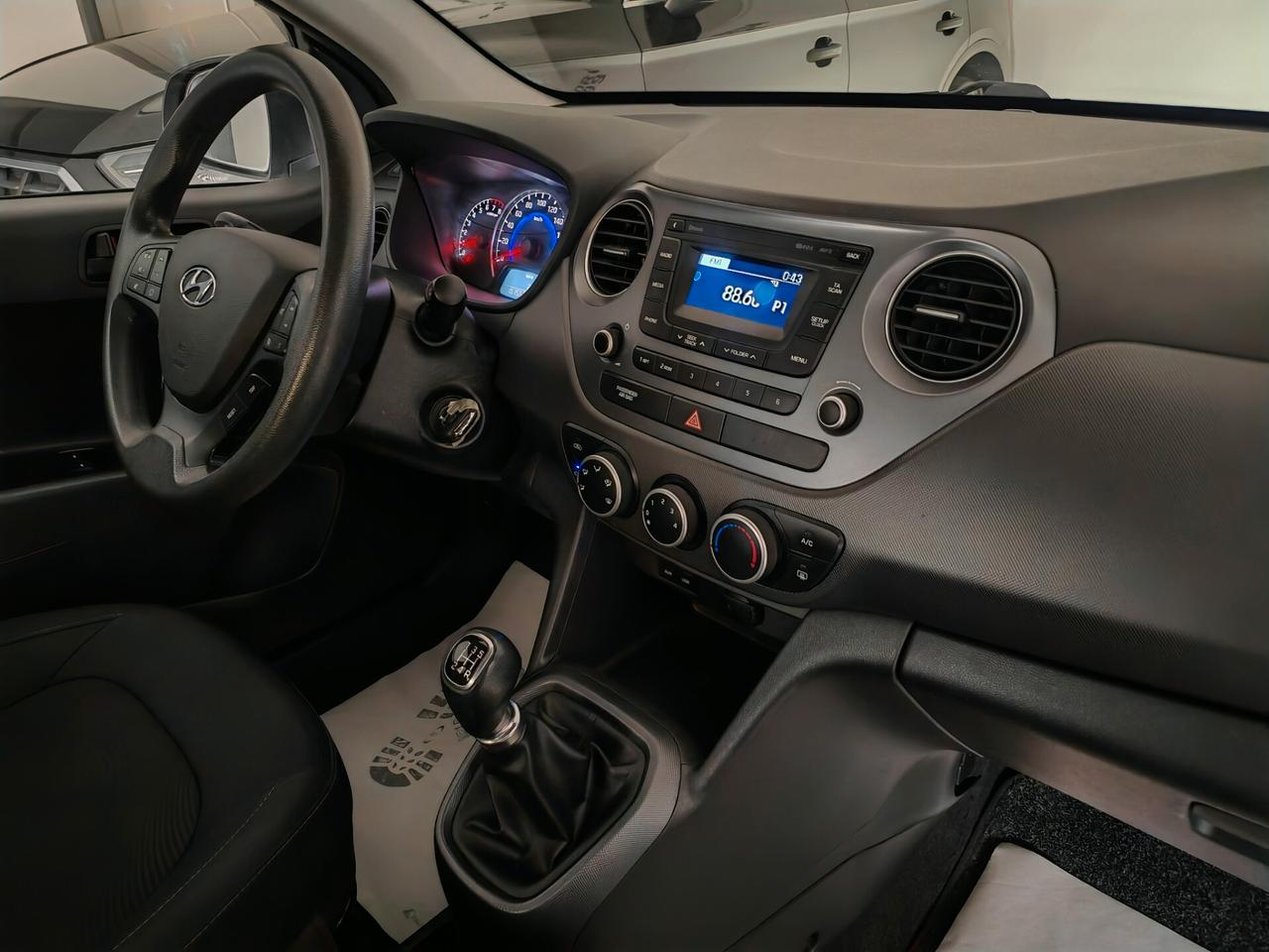 Hyundai i10 1.0 Benzina full optional 2019