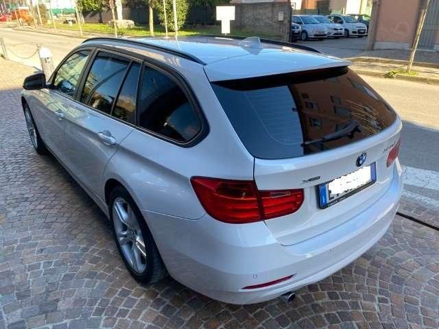 BMW 320 d Touring X-Drive Business Automatica