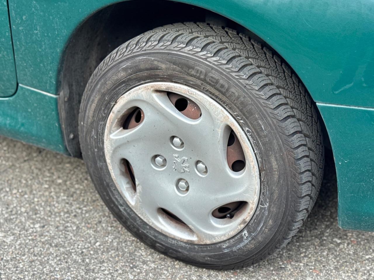 Peugeot 206 benzina con soli 110,000km
