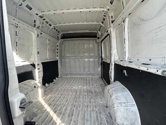 Peugeot Boxer 330 L1H2 2.2 BLUEHDI 120CV SeS