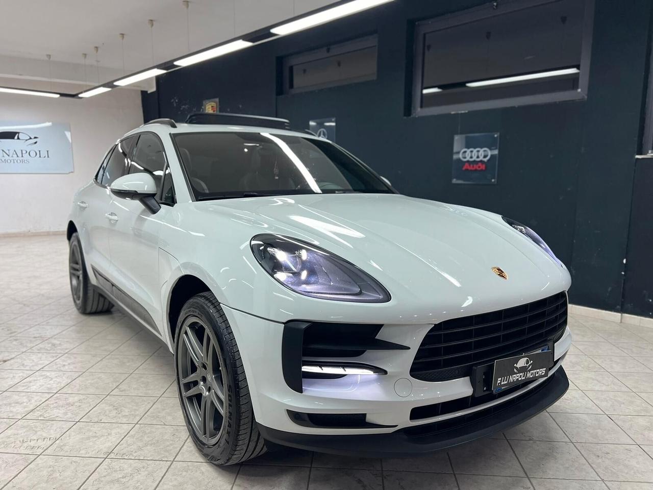 Porsche Macan 2.0 IVA ESPOSTA