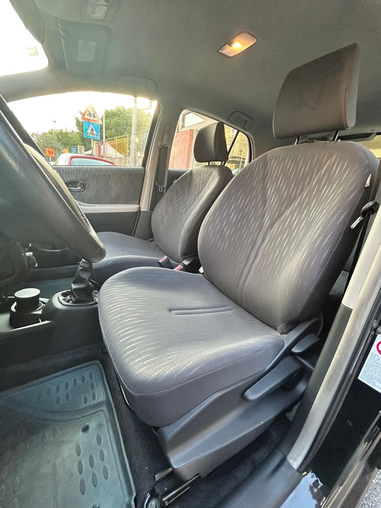 Toyota Yaris 1.0 5 porte Sol