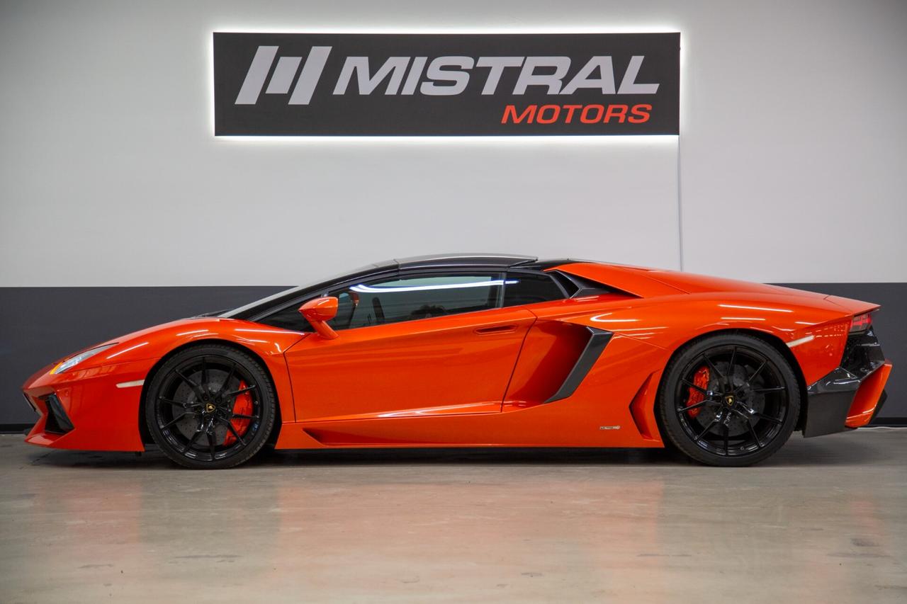 Lamborghini Aventador 6.5 V12 LP700-4 Roadster