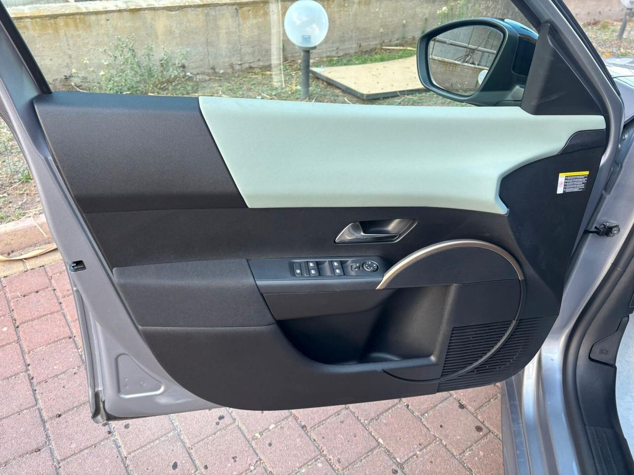 Lancia Ypsilon 1.0 FireFly 5 porte S&S Hybrid Gold//