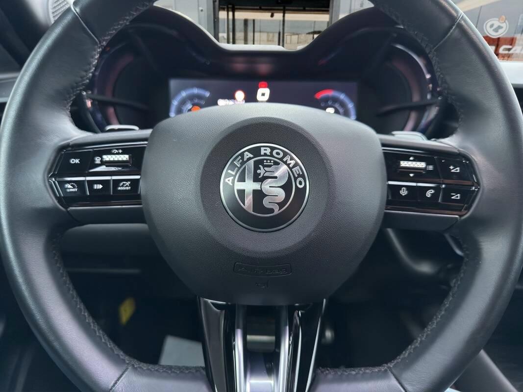 Alfa Romeo Junior 1.2 ibrida 145cv edct6 Con TELECAMERA & NAVIGATORE