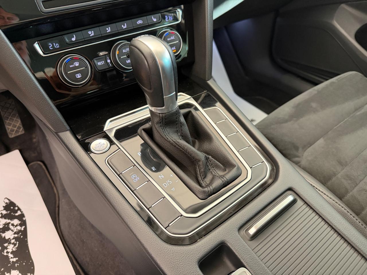 Volkswagen Passat 2.0 TDI DSG Highline BlueM. Tech.