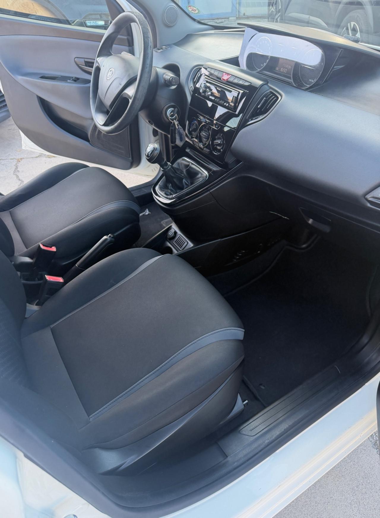 Lancia Ypsilon 1.3 MJT 16V 95 CV 5 porte S&S Gold
