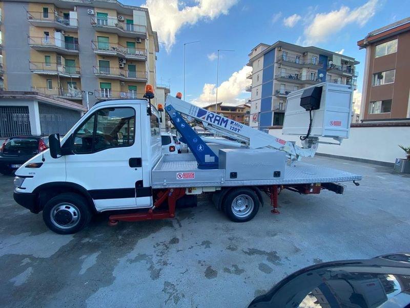 Iveco Daily IVECO DAILY 35C13 128 cv 6 MARCE CON PIATTAFORMA AEREA