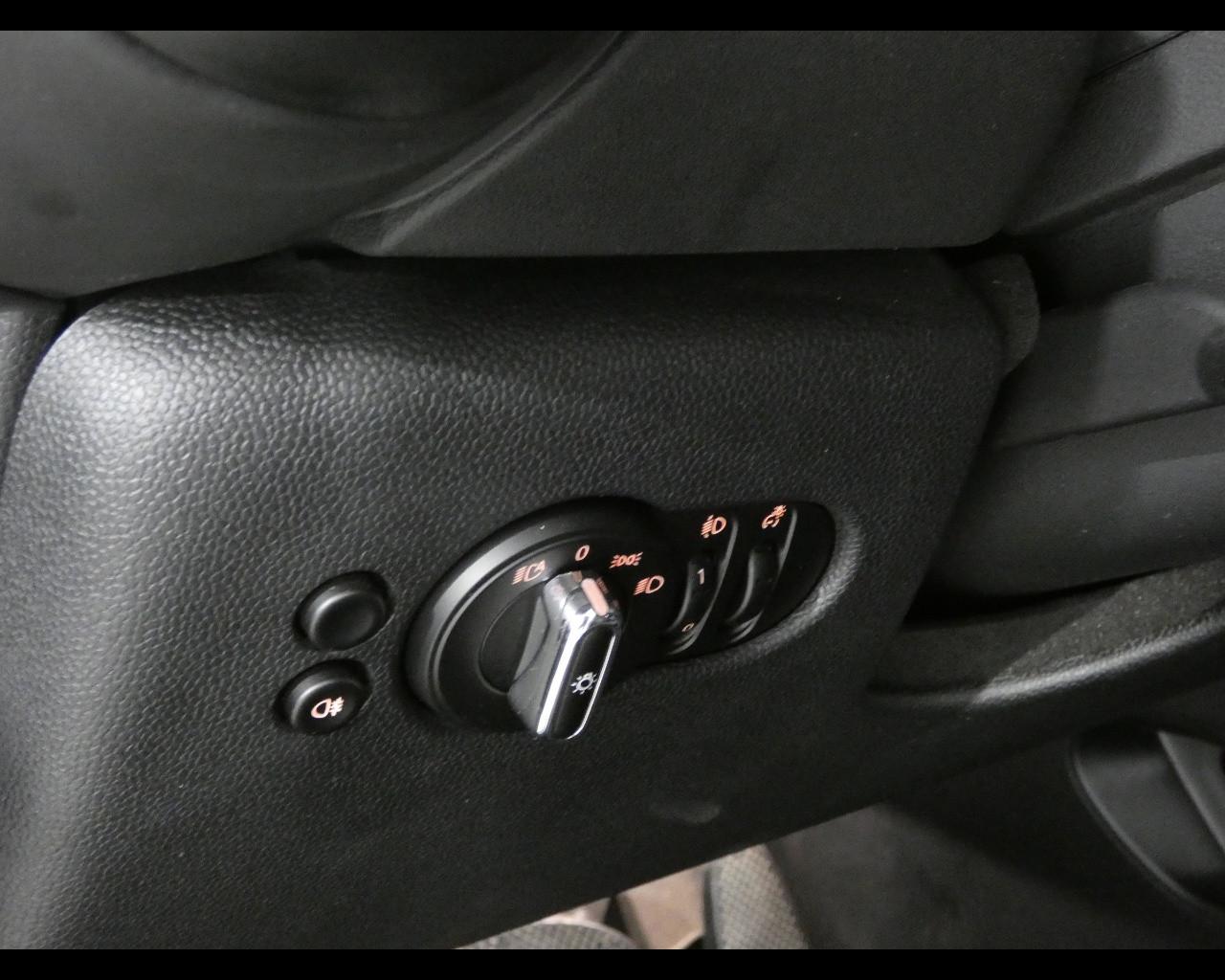 MINI Mini 5 porte (F55) - Mini 1.5 Cooper Classic 5 porte