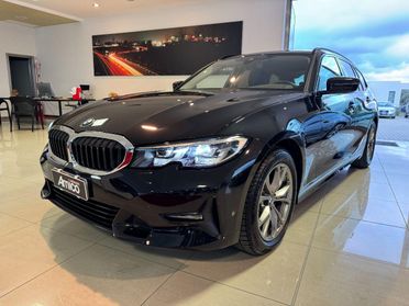 BMW Serie 3 Turing 318d 48V Sport Total Black 2021