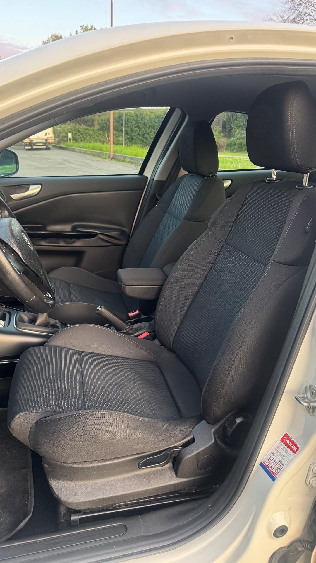 Alfa Romeo Giulietta 1.6 JTDm-2 Distinctive