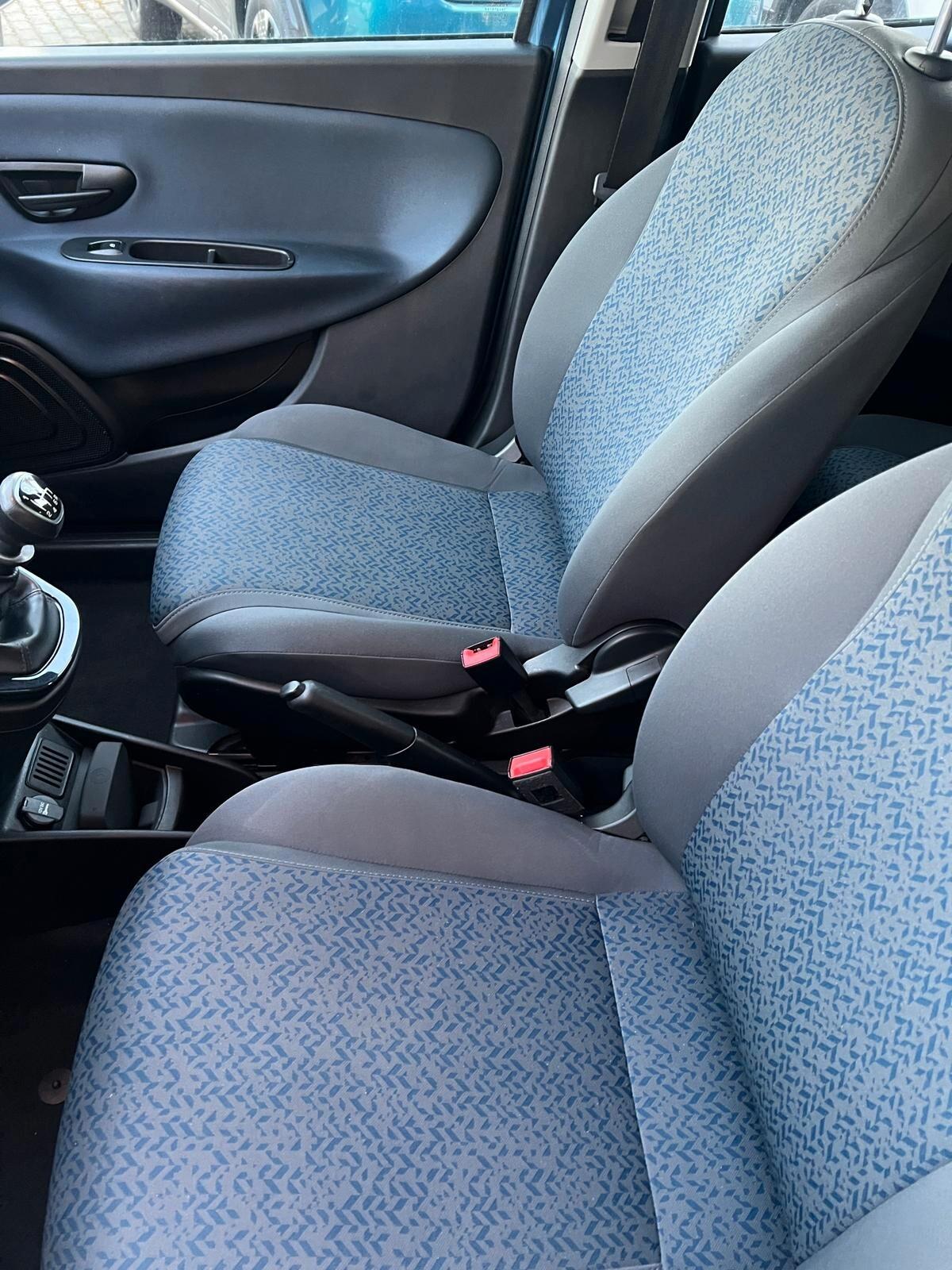 Lancia Ypsilon 1.0 FireFly 5 porte S&S Hybrid Alberta Ferretti