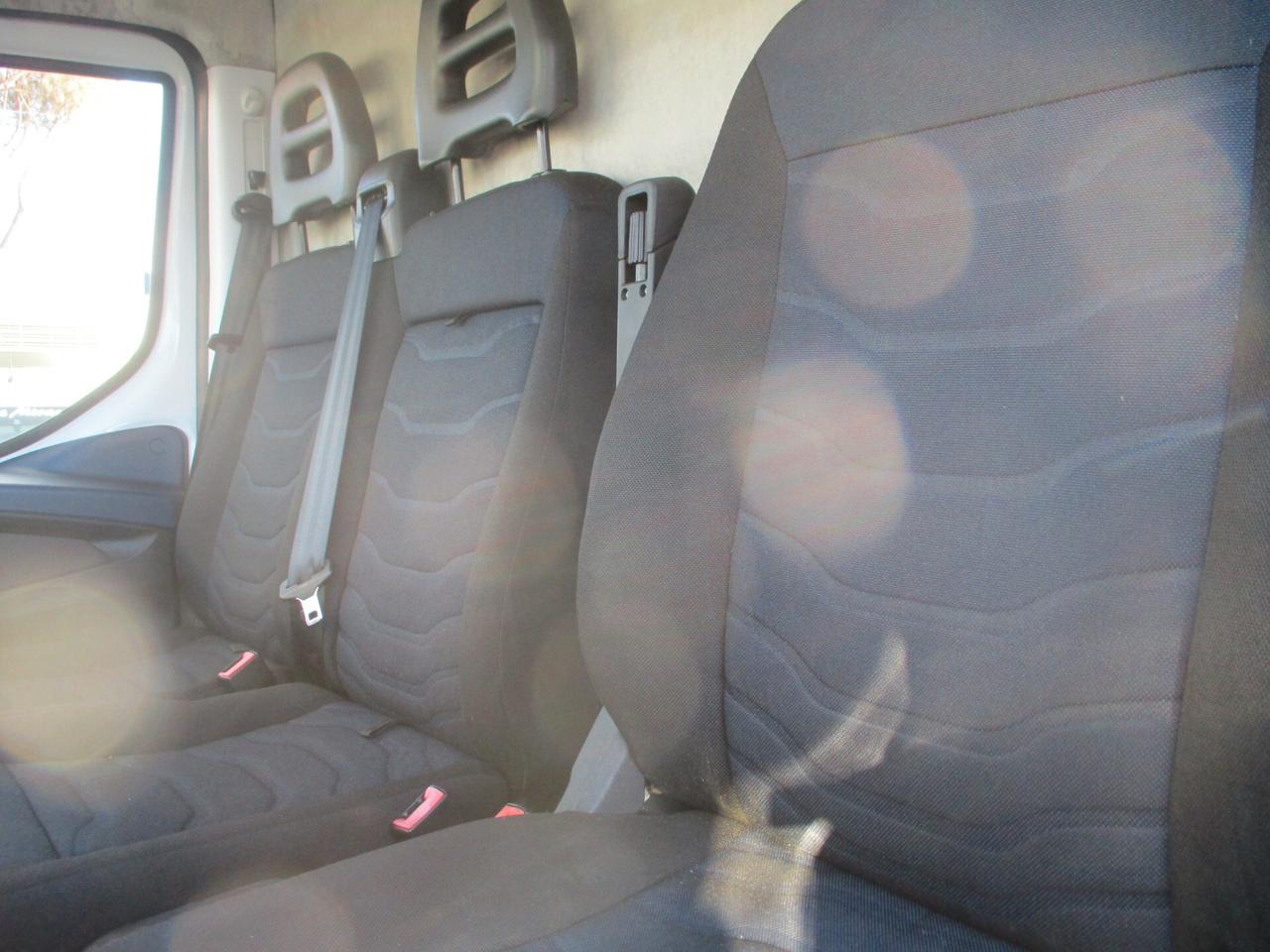 Iveco Daily 35S12 2.3 120CV E6B FURGONE PASSO MEDIO