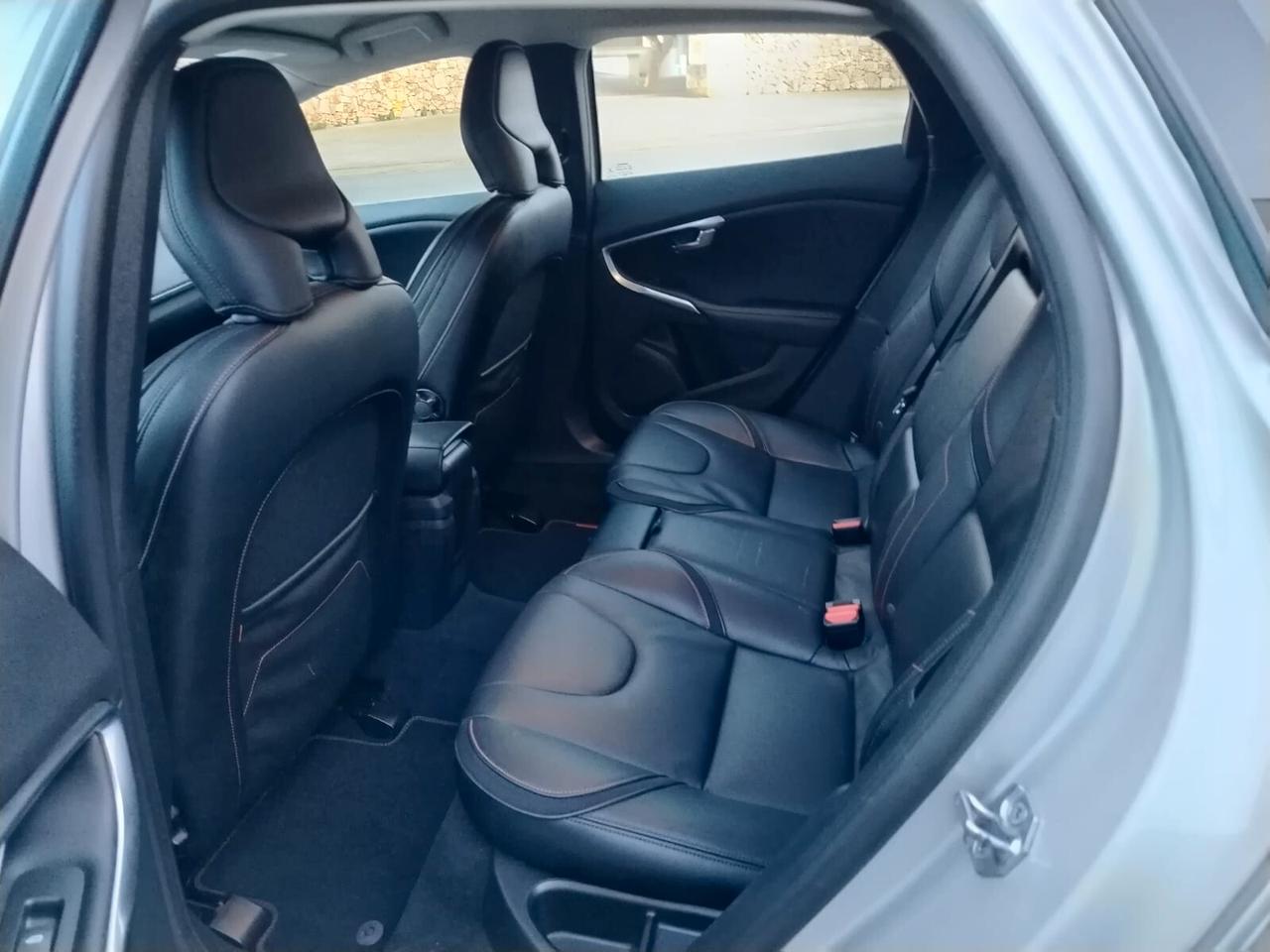 Volvo V40 Cross Country 2.0 D2