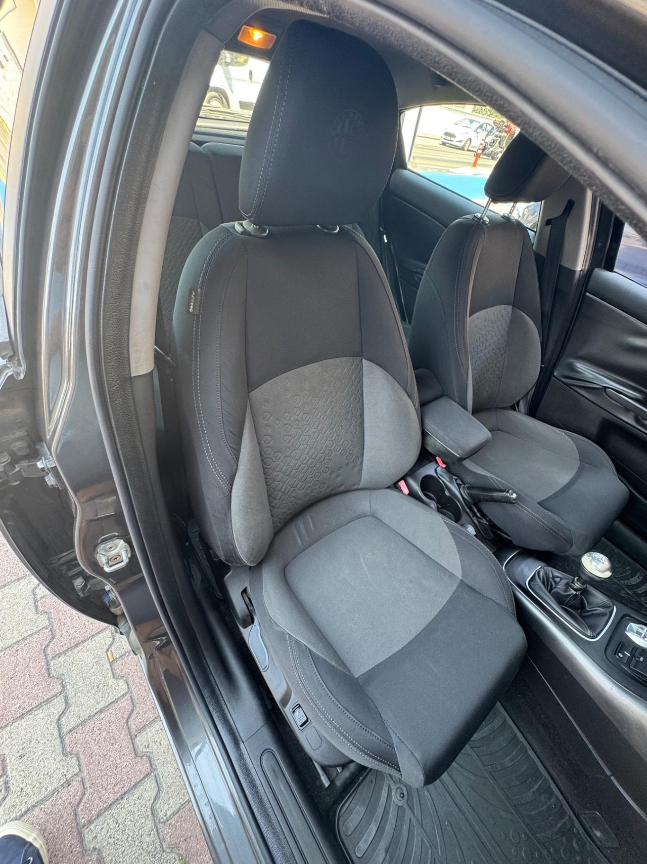 Giulietta 1.6 diesel 105 X neopatentati telefono lega impeccabile