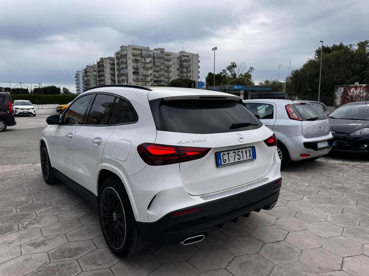 MERCEDES GLA 200D 2024 150 CV FULL OPTIONAL