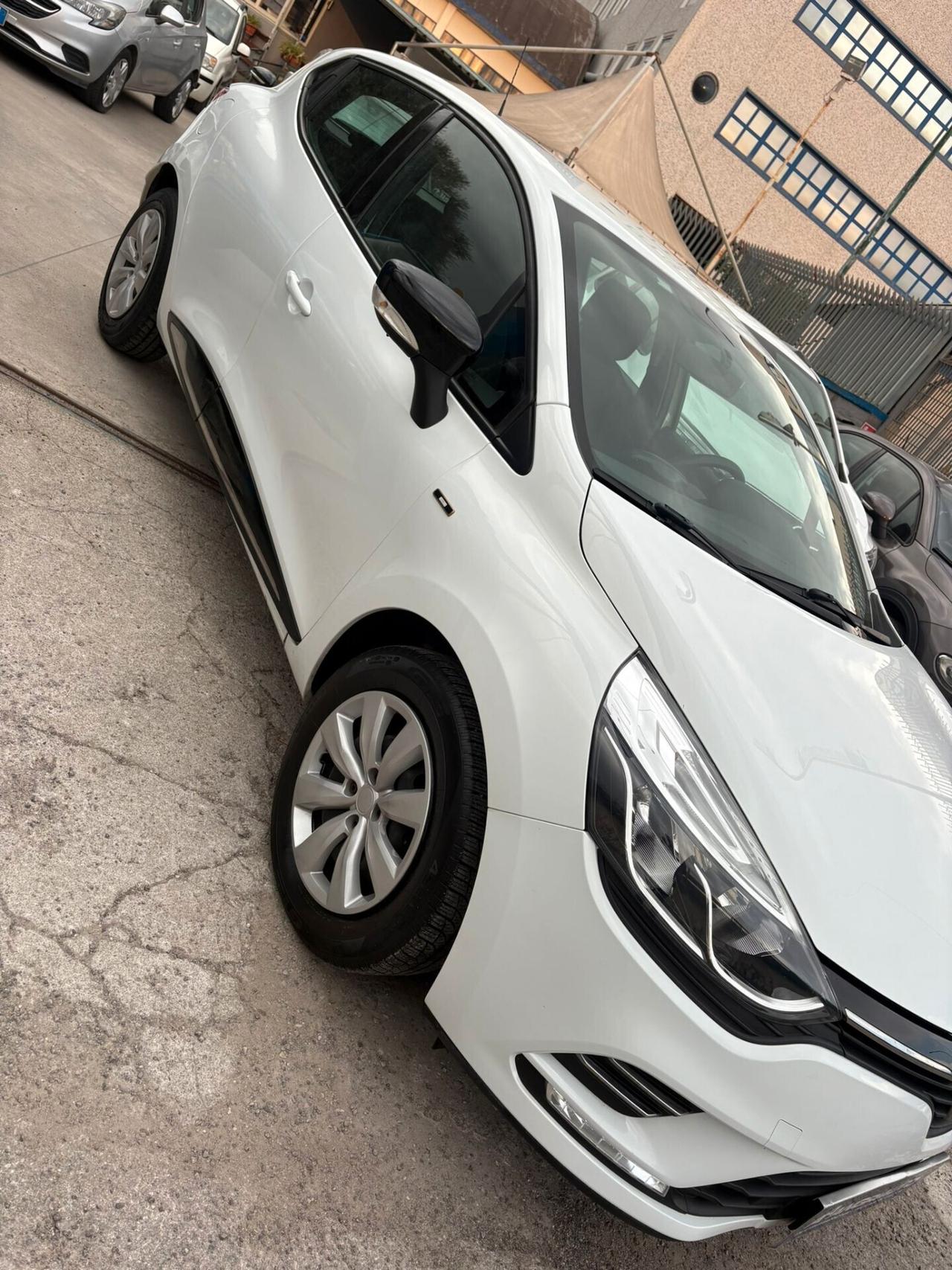 Renault Clio TCe 12V 75 CV 5 porte Moschino Life