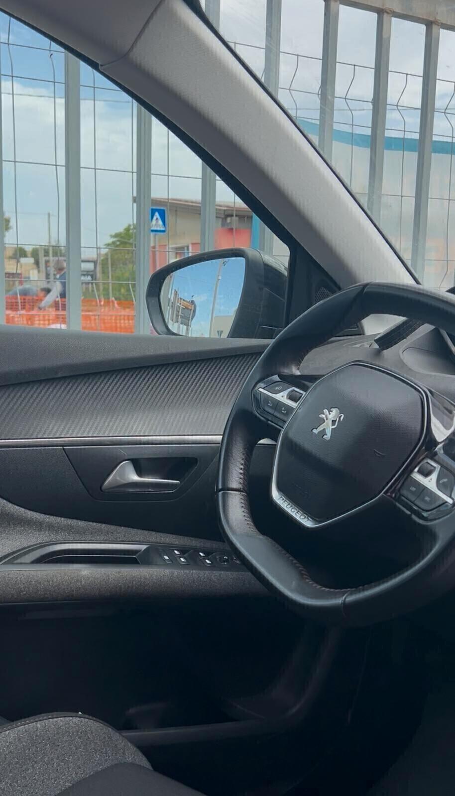 Peugeot 3008 BlueHDi 130 S&S Business
