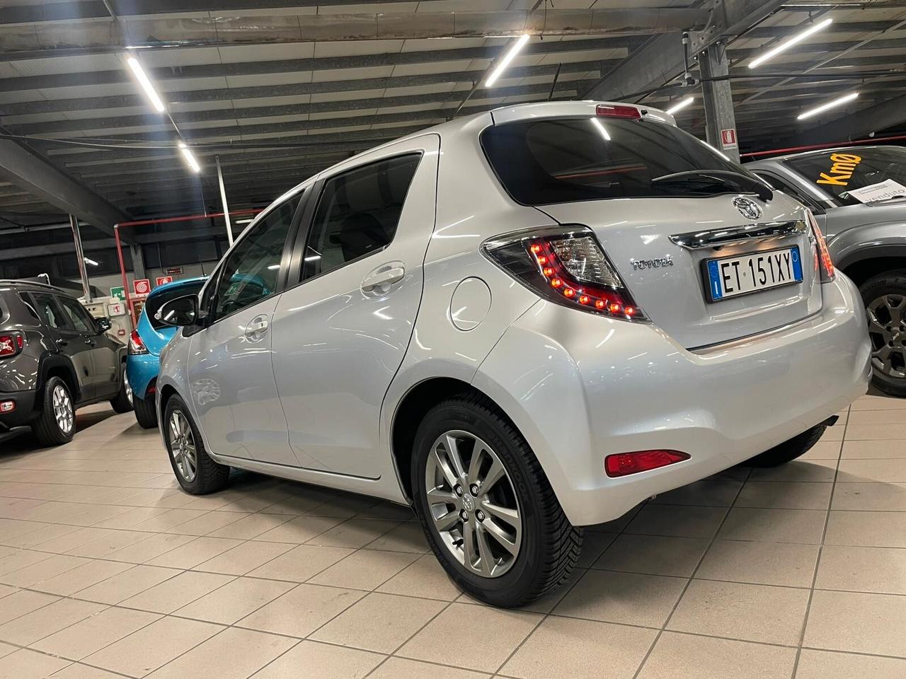 TOYOTA Yaris 3ª serie Yaris 1.0 5 porte Van Ac...