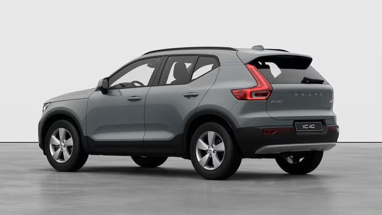 VOLVO XC40 ESSENTIAL B3 AUTO PREZZO PROMO FINO A FINE MESE