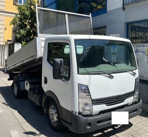 NISSAN CABSTAR 35.13 2.5 TD CASSONE RIBALTABILE TRILATERALE PORTATA 900 KG. RUOTE POSTERIORI GEMELLATE AUTOCARRO 3 POSTI