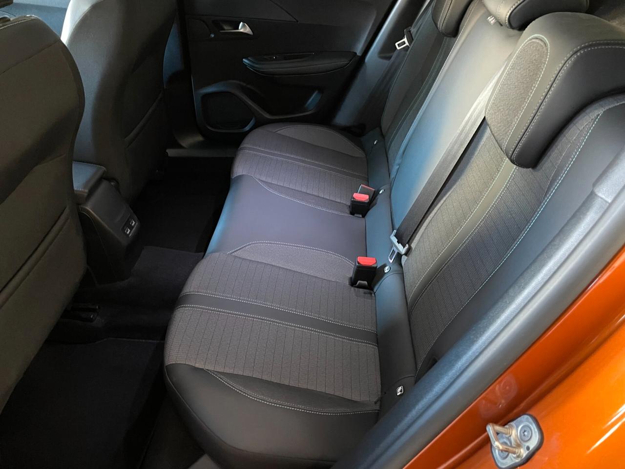 Peugeot 2008 BlueHDi 110 S&S Allure Pack
