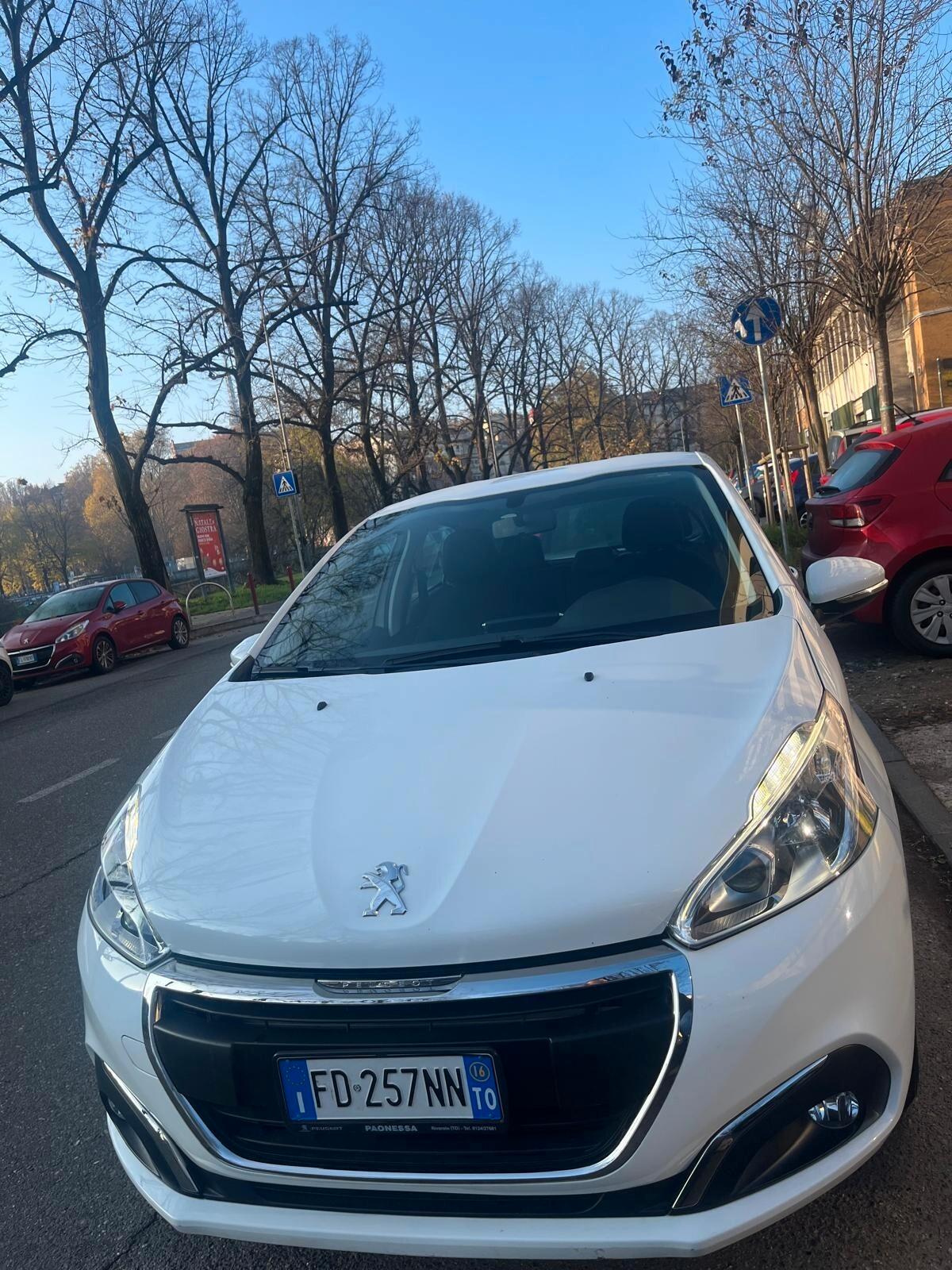 Peugeot 208 PureTech 82 5 porte Allure