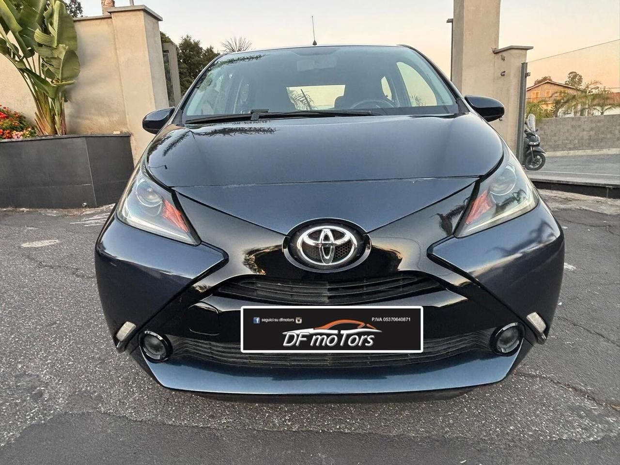 Toyota Aygo 1.0 VVT-i 69 CV 5 porte x-clusiv
