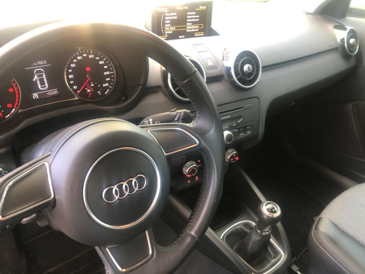 Audi A1 SPB 1.6 Tdi 105cv AMBITION - PERFETTA