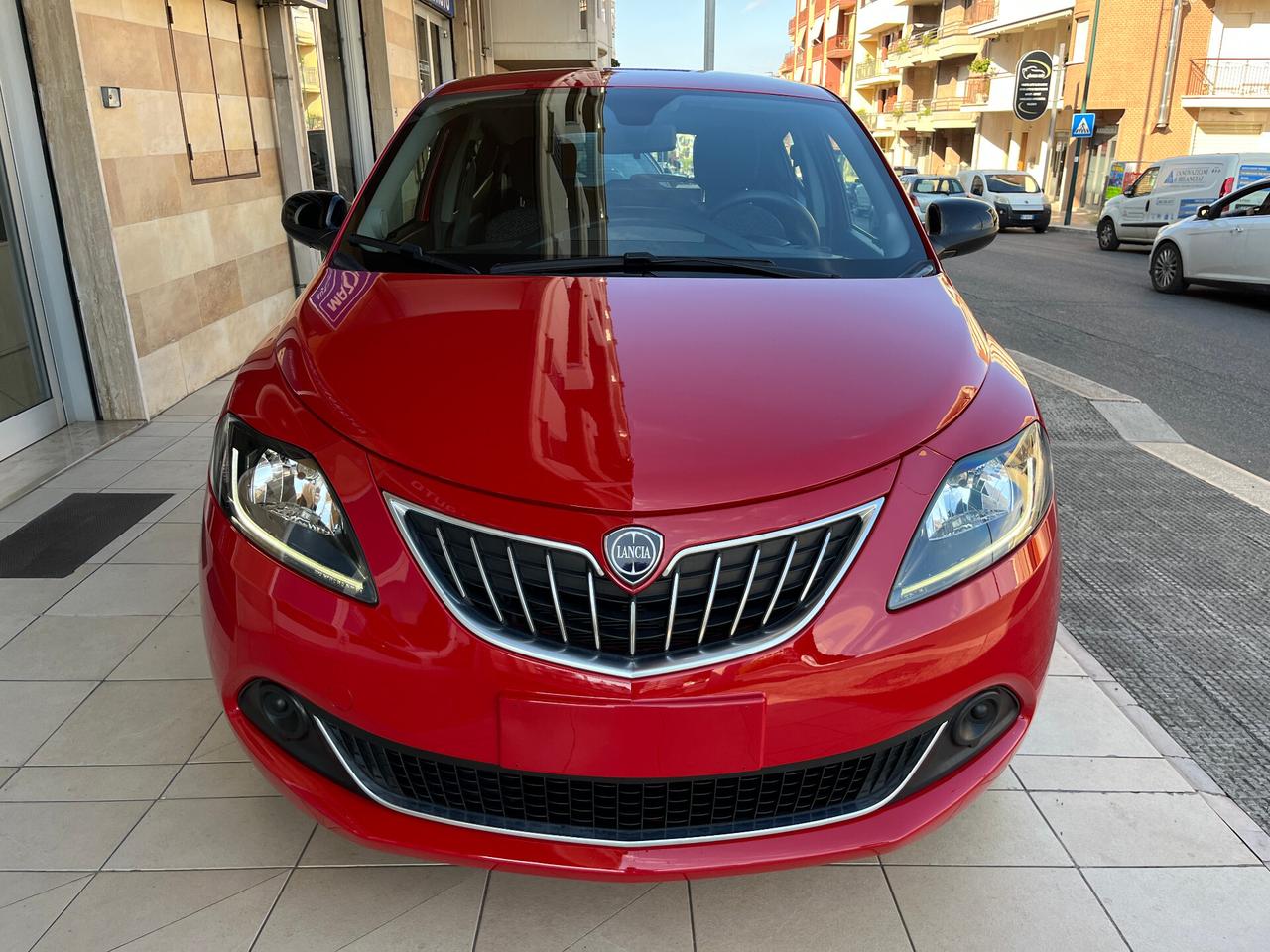 Lancia Ypsilon 1.0 Hybrid 5 porte 70cv -gz749ve-