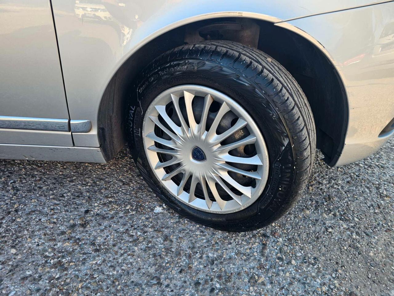 Lancia Ypsilon 1.2 Oro Bianco