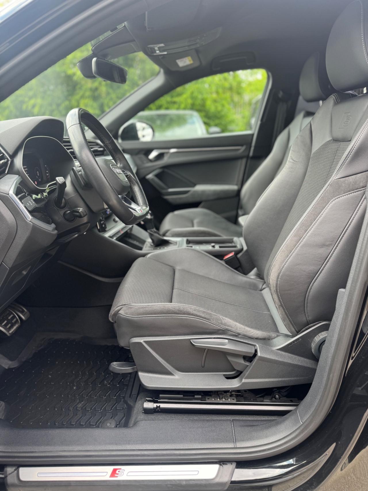 AUDI Q3 SPORTBACK 45 TFSI S TRONIC TOTAL BLACK