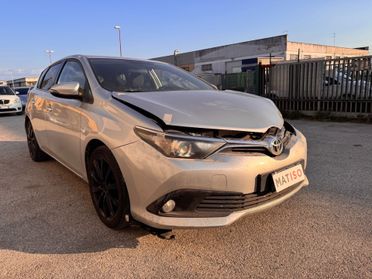 Toyota Auris 1.6 D-4D Lounge AUTO INCIDENTATA