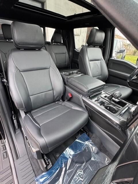 Ford F 150 LARIAT 5.0L V8 4x4 SUPERCREW - BLACK ROCK