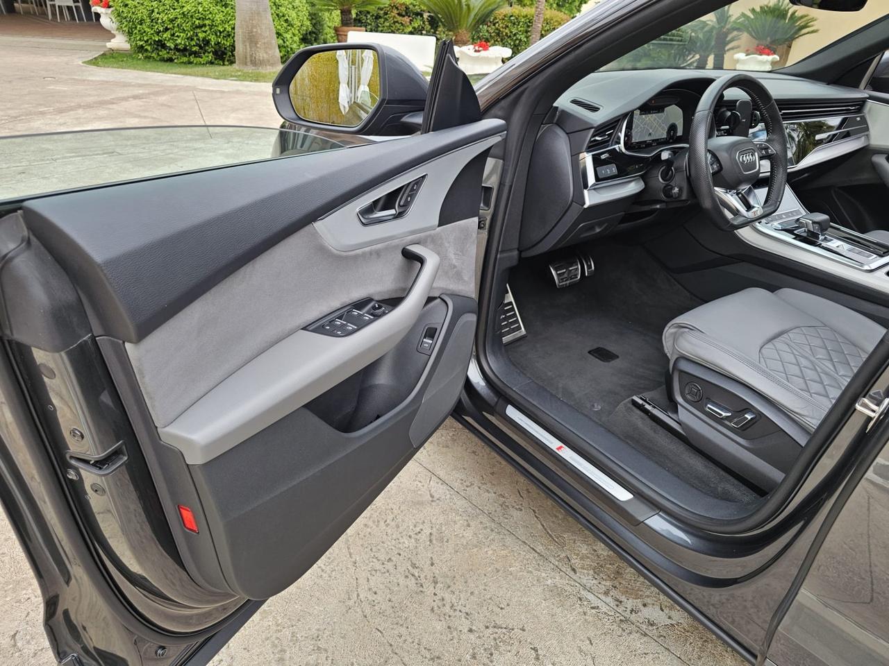 Audi Q8 50 TDI SLINE INT EST
