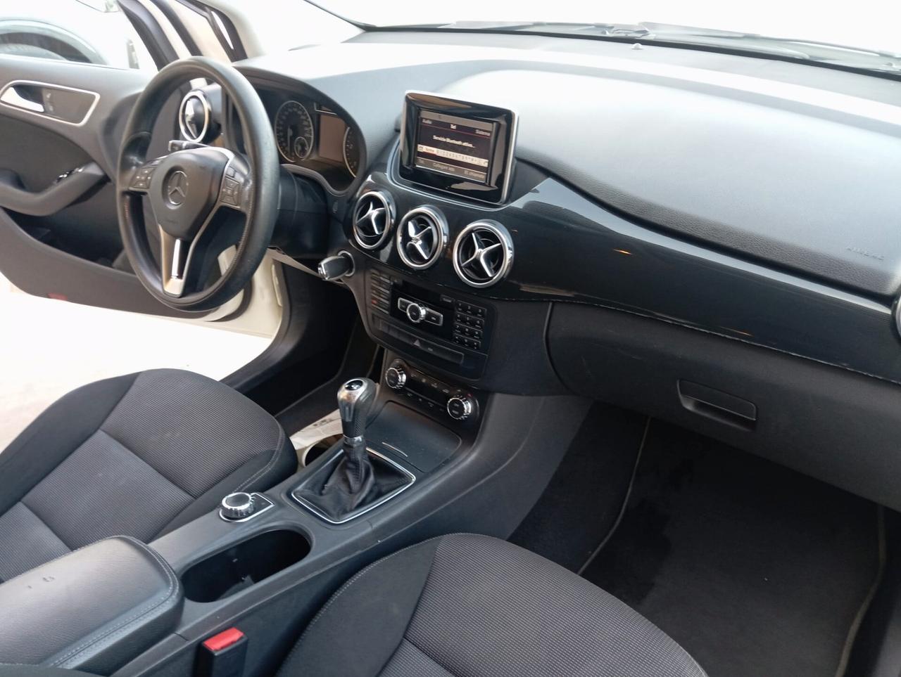 Mercedes-benz B 200 CDI BlueEFFICIENCY Executive