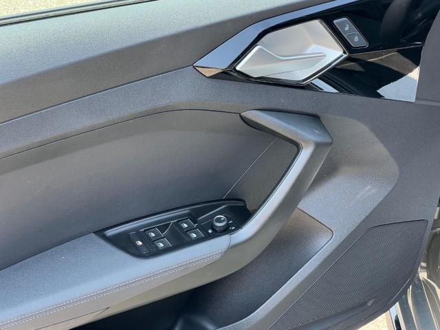 AUDI A1 SPB 30 TFSI Identity Black
